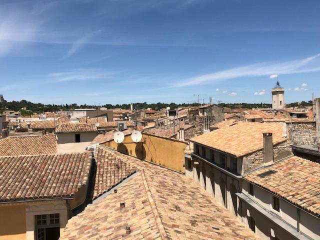 Appartement Avec Terrasse Panoramique Au Coeur De Nimes Luaran gambar